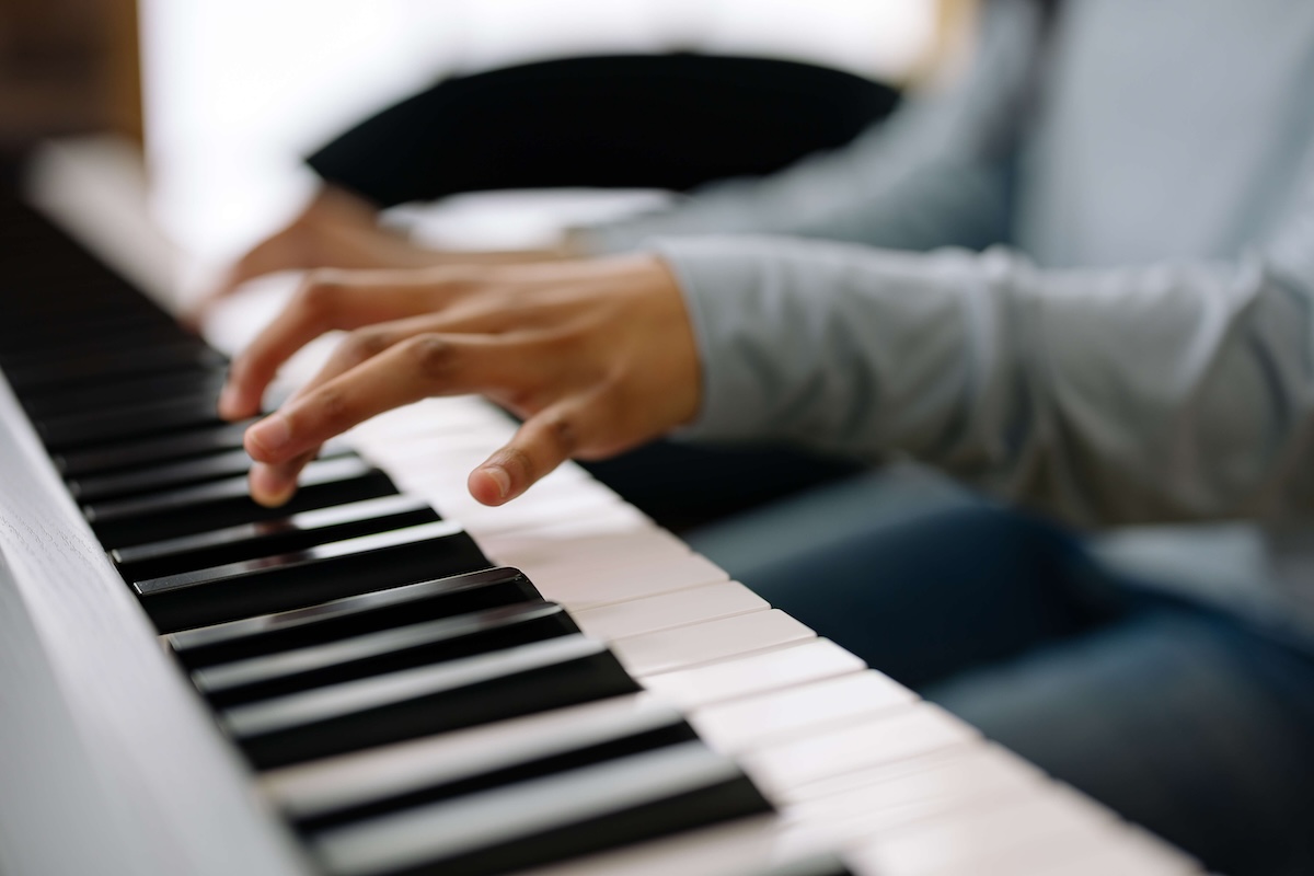 Learn Piano Online Faster: Modern Methods for Beginners